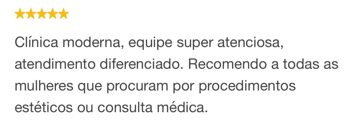 Avaliação 5 estrelas de paciente no Google recomendando a clínica moderna e a equipe atenciosa